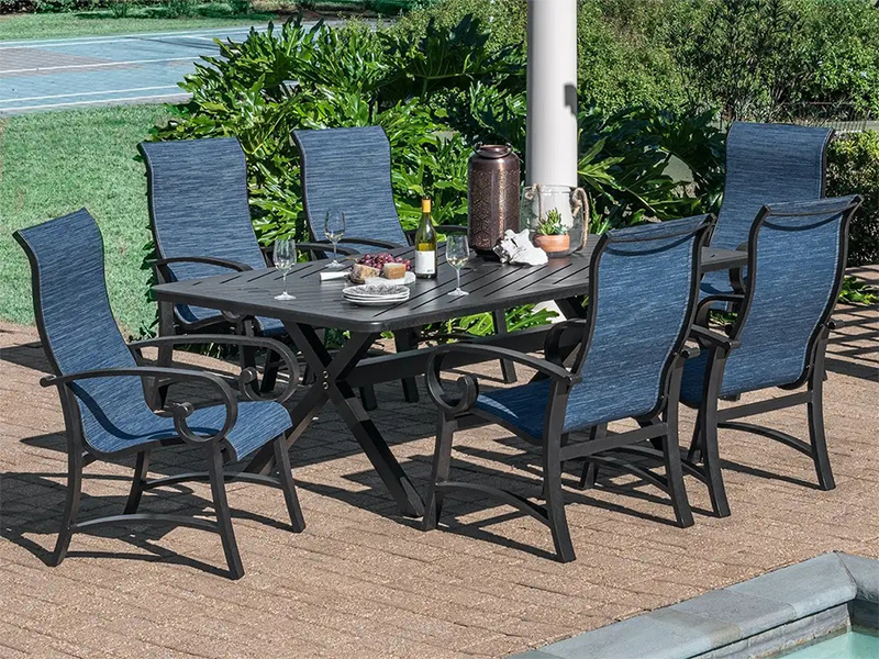 Conjunto de jantar de 7 peças em alumínio bronze envelhecido Solstice com tipoia (mesa de jantar de 84 x 42 pol.)