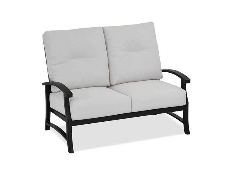 Alojamento em alumínio bronze envelhecido com almofadas no pátio Loveseat
