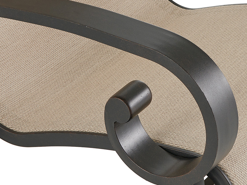 Alumínio bronze envelhecido Solstice com cadeira de jantar tipo sling